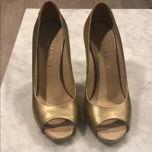 Chanel gold leather pearl embellished peep toe